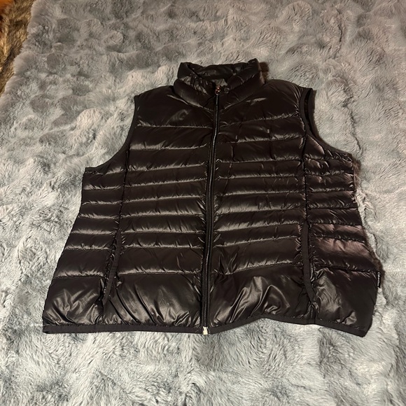 Calvin Klein Jackets & Blazers - Women’s Calvin Klein Black Quilted Down Vest XL